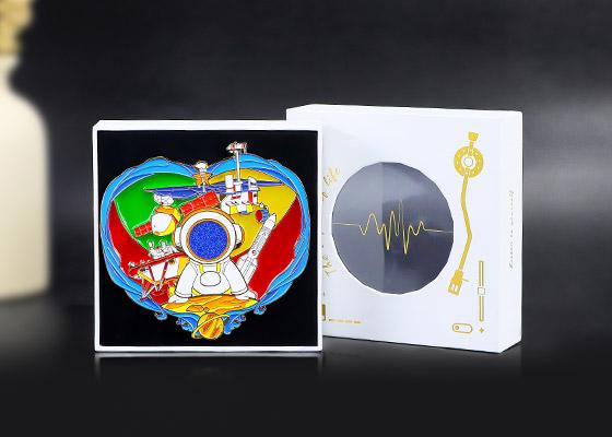 航天透明珐琅金属徽章定制
