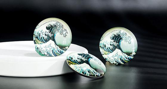 滴塑冰箱贴定做的价格是根据什么来定的呢？