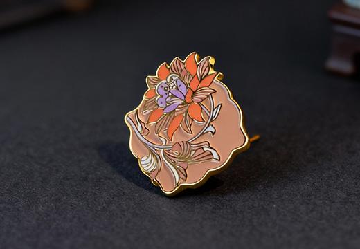小花金属烤漆徽章定制